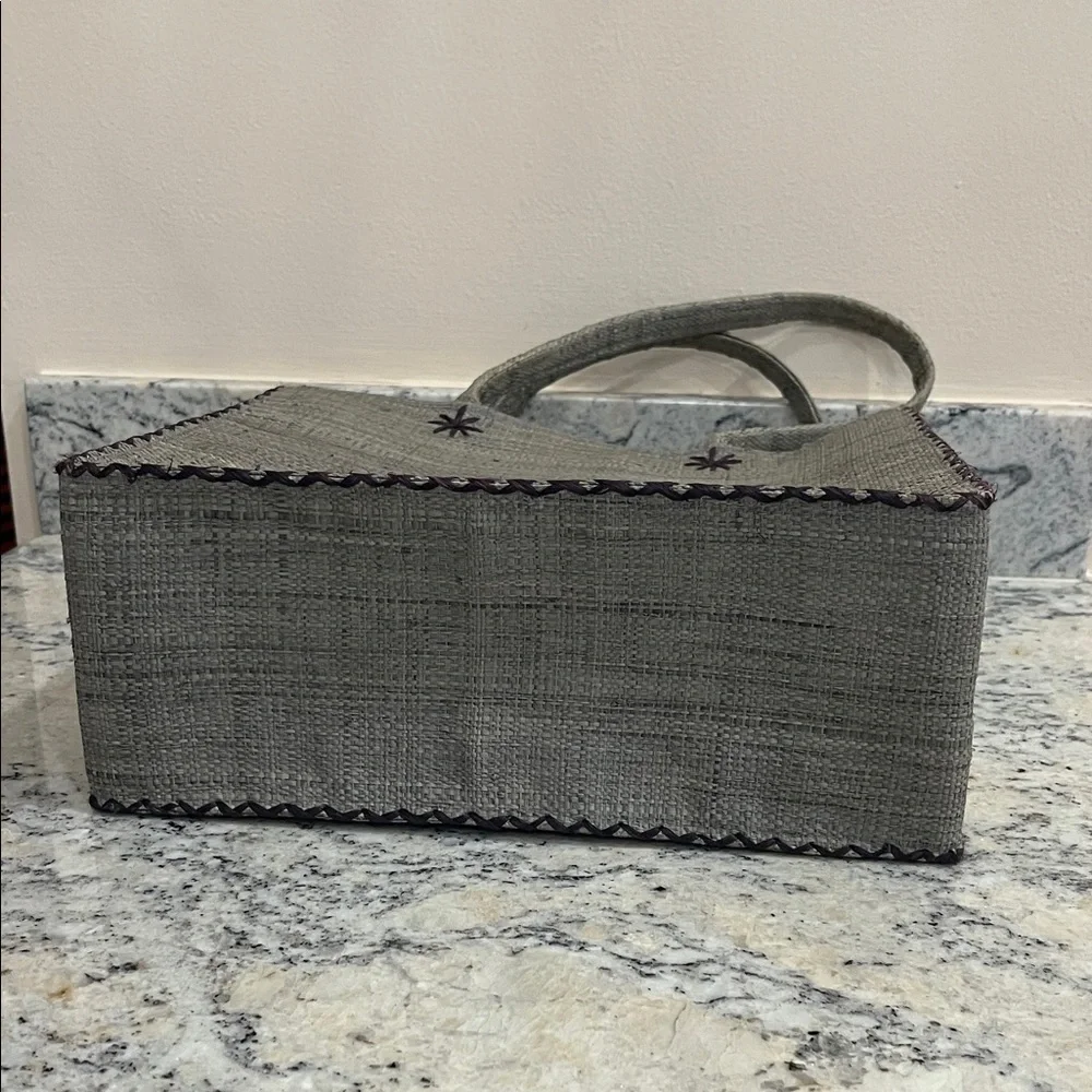 Gray & Black Straw Tote Bag - Picture 7 of 7